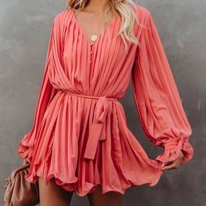 Vici Pleated Romper- Mauve NWT Medium